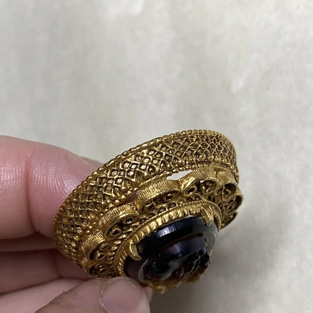 Vtg Florenza Cameo Brooch Goldtone Filigree Oval Has Chip